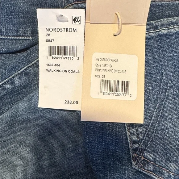 NWT💕MOTHER ‘walking on coals’ stylish ladies ankle jeans. Brand new with tags. - Picture 15 of 15
